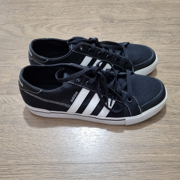 Adidas black and white men's sneakers Size 9.5 U.S. - Picture 15 of 15